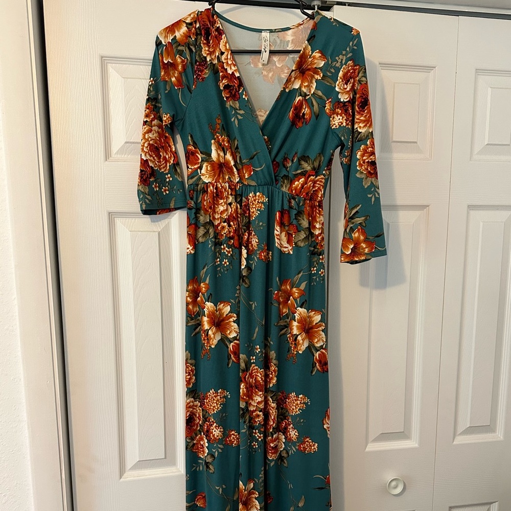 EUC Floral Maxi Dress
